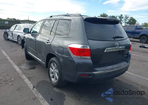 2011 Toyota Highlander Se V6 z USA, uszkodzony, nr VIN 5TDBK3EH9BS082653